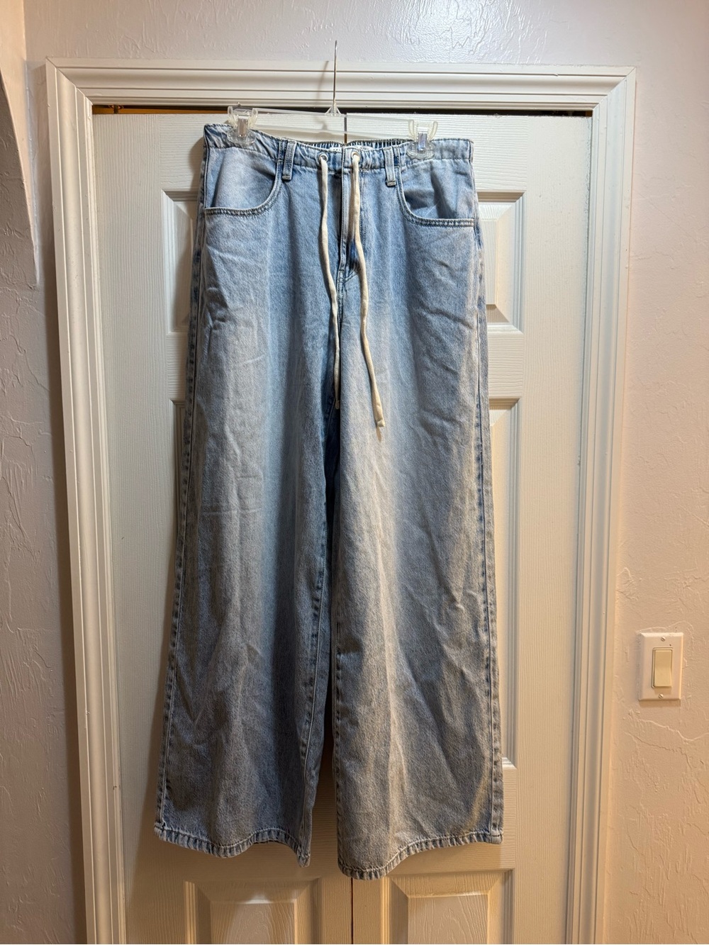Light Wash Wide Leg Drawstring Junior L Jeans